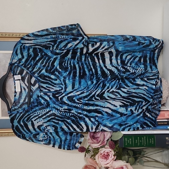 Chicos Abstract Print Top in sheer material And Beading Small Career office - Picture 1 of 10